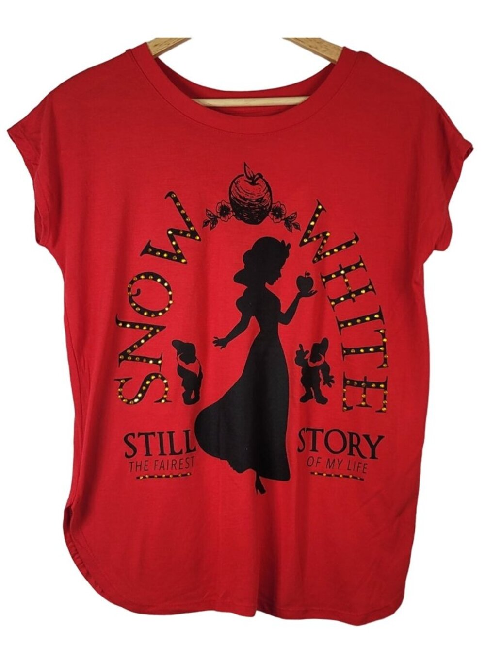Disney Snow White Silhouette TShirt Red Small Still the Fairest Story Dwarf Stud